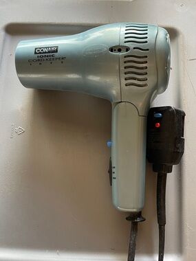 Conair Ionic Cord-Keeper Travel Hair Dryer – Light Blue